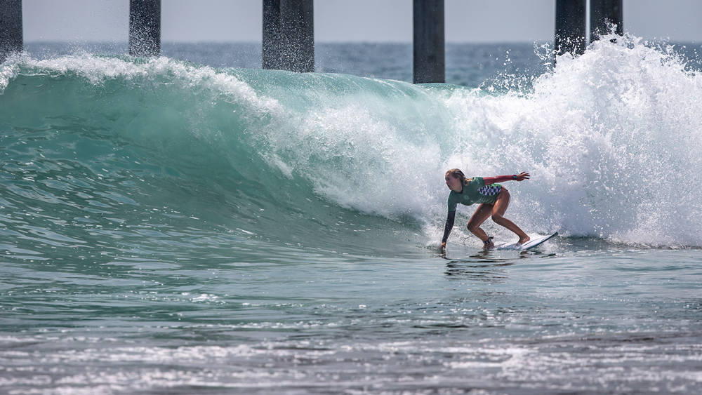 Unreal Surfers by FatDino